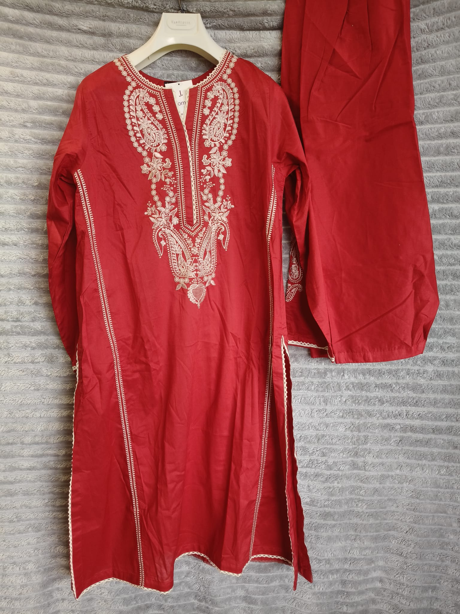 Maroon Heirloom – J. Festive Embroidered 3-Piece Set - Image 2