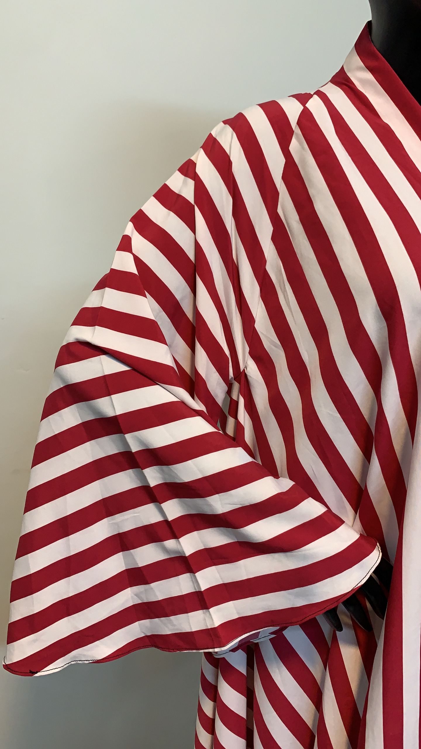Crimson Stripes – Bold Vertical Abaya - Image 5