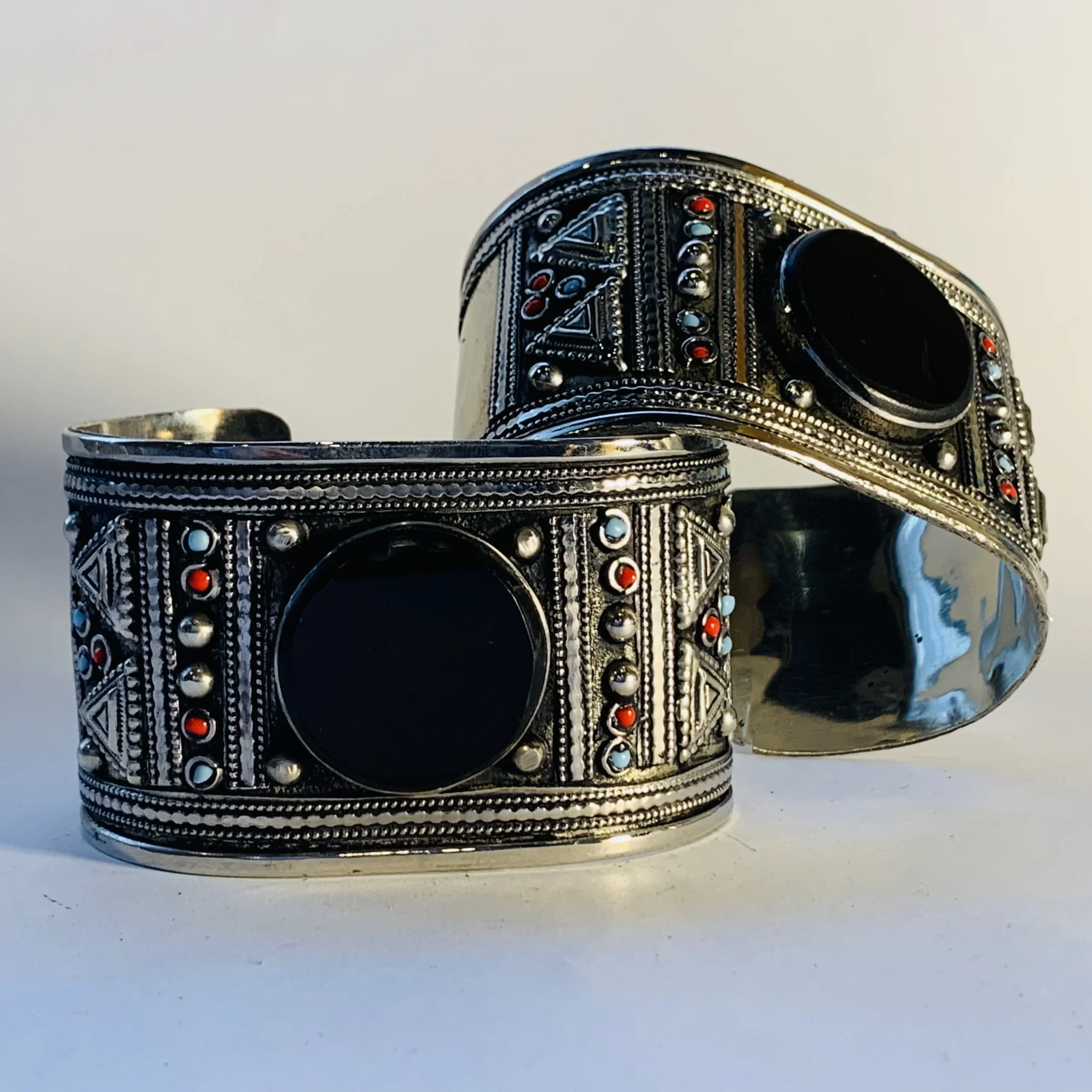 Afghan Brass Bangle with Onyx, Turquoise & Coral Dance Motif - Image 4