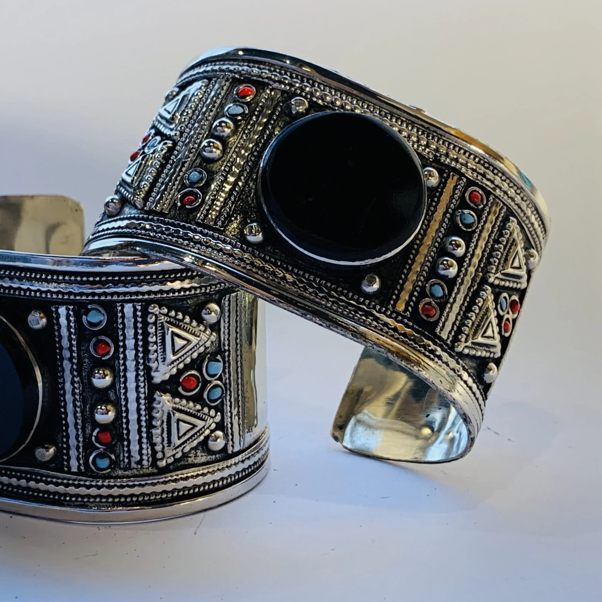 Afghan Brass Bangle with Onyx, Turquoise & Coral Dance Motif - Image 2
