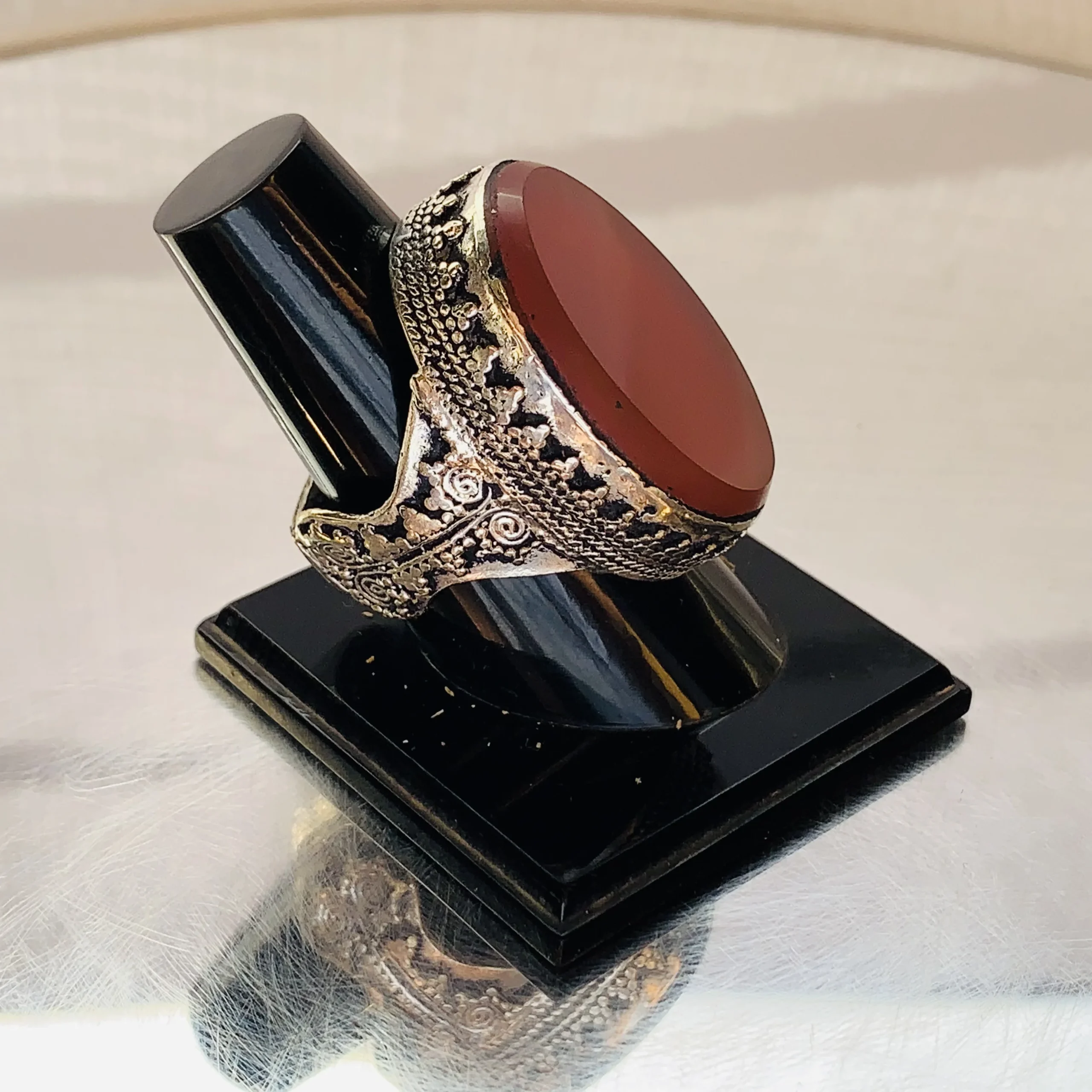 Red Round Afghan Ring with Antique Gold Frame - Image 2