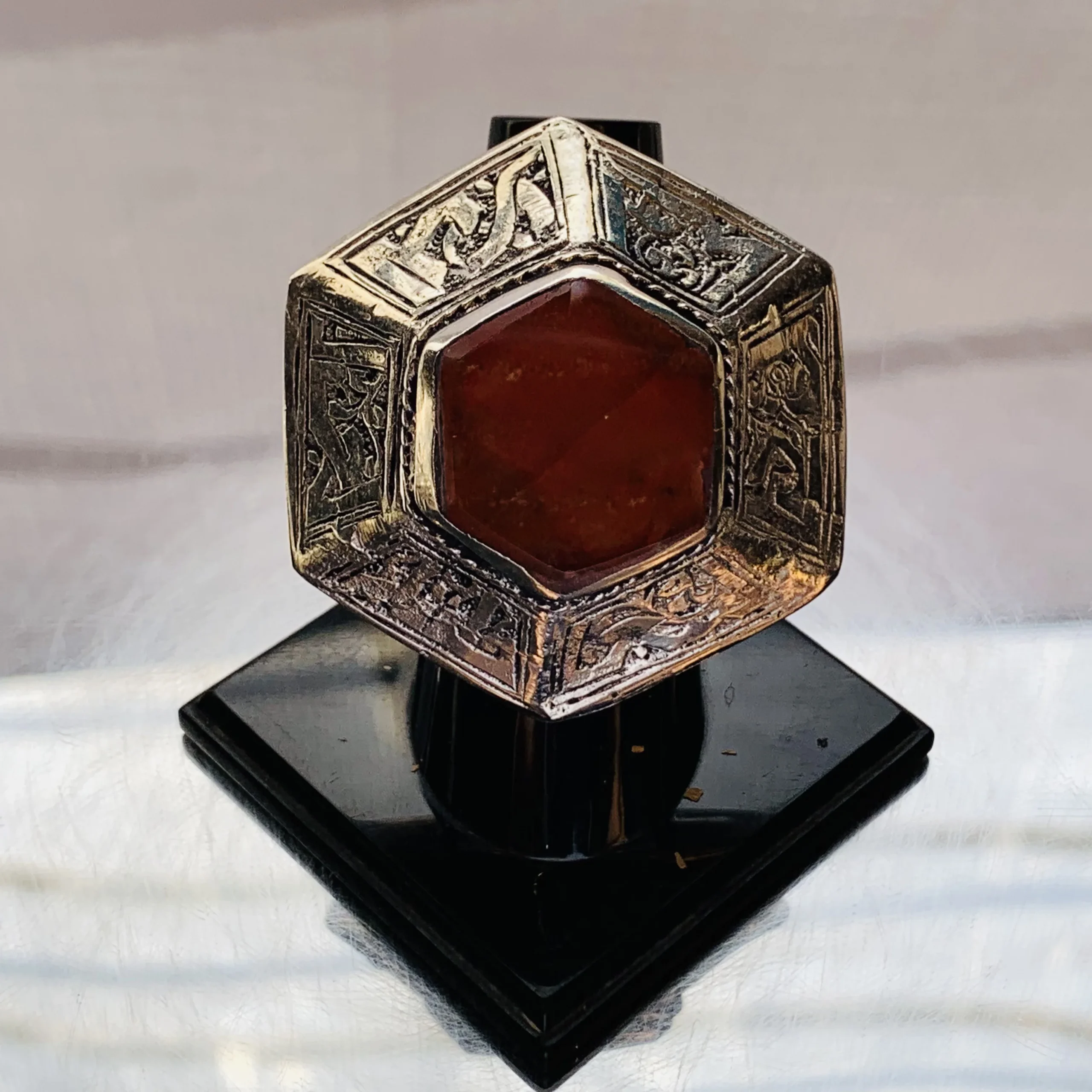 Red Hexagon Afghan Ring - Image 2